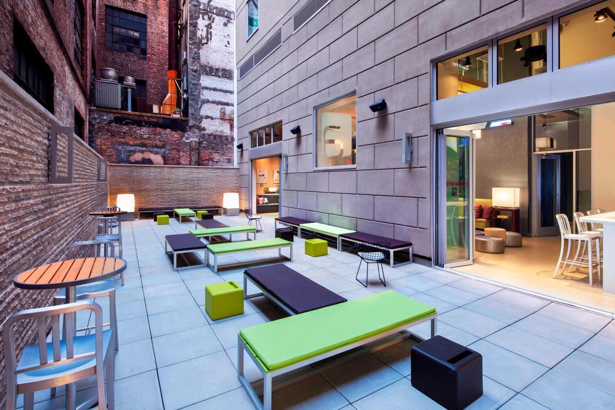 Aloft Manhattan Downtown - Financial District New York Exterior photo